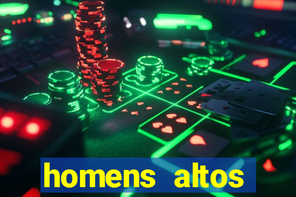 homens altos sarados pelados